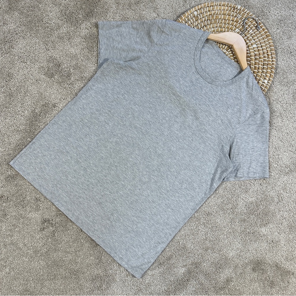 Lululemon Men’s 5 Year Basic Tee *Updated Fit in Heathered Core Medium Grey L - Picture 2 of 11